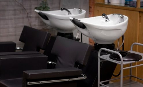 Jak wybrać najlepsze meble i urządzenia do salonu kosmetycznego?