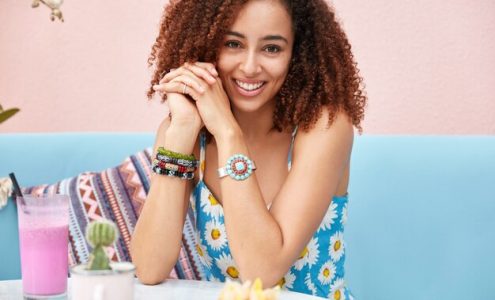 Personalizowana biżuteria: jak wyrazić swoją indywidualność poprzez unikalne dodatki?