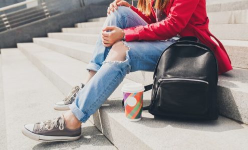 Jak wybrać idealny plecak na laptopa, który łączy styl z funkcjonalnością?