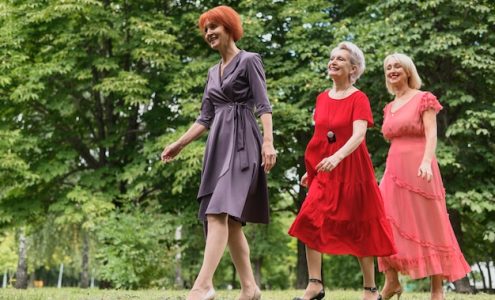 Stylowe inspiracje na rodzinne spotkania: jak moda łączy pokolenia