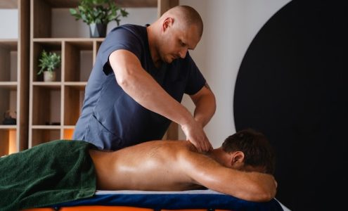 Zalety terapii manualnej w procesie rehabilitacji sportowej