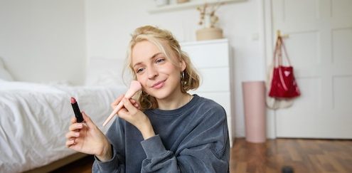 Sekrety trwałego makijażu na każdą okazję